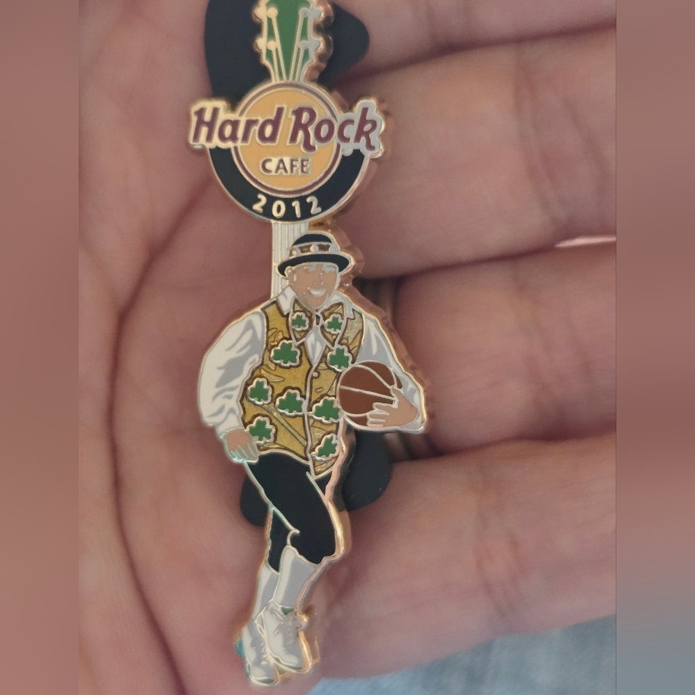 Hard Rock Cafe 2012 Limited Editio. NBA  Celtic Gold and Black Men's Pin